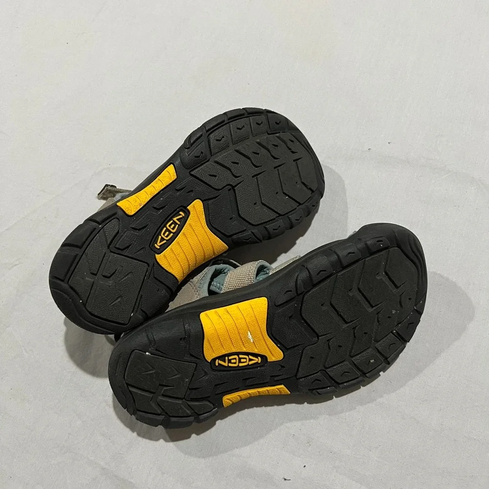 Keen Newport H2 Shoes Kids Tan Gray Sandals Water Closed Toe Washable Sz Youth 4